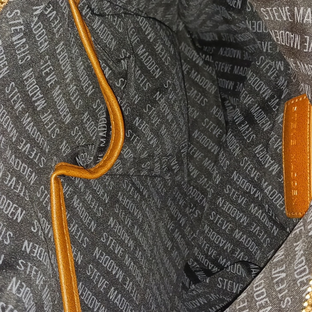 NWT Steve Madden - Embossed Logo Backpack with Charm Accessory - Picture 12 of 15